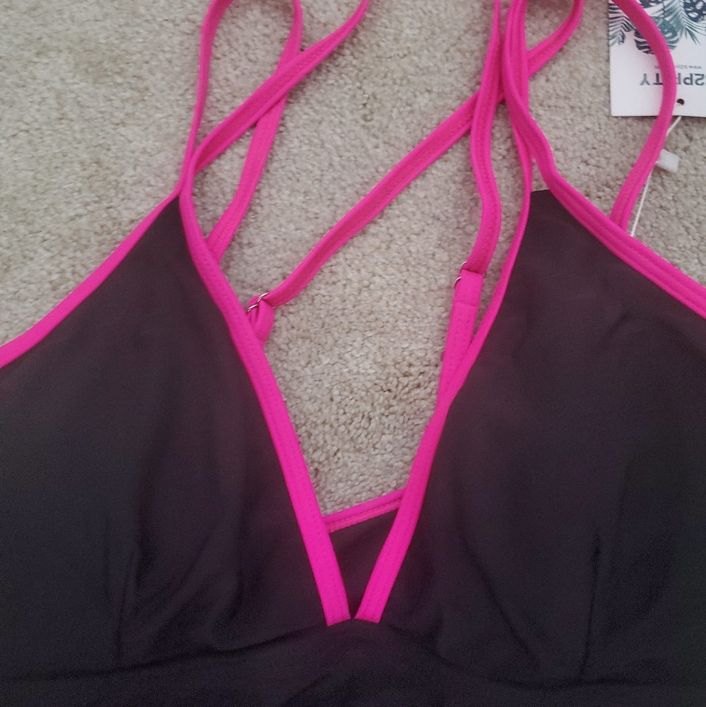 One piece🍒 - Picture 5 of 10